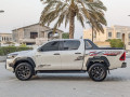 toyota-hilux-2021-small-2