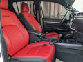 toyota-hilux-2021-small-1