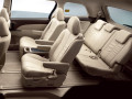 toyota-estima-hybrid-small-0