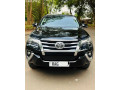 toyota-fortuner-small-4