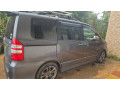 toyota-noah-small-0