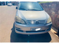 toyota-avensis-small-2