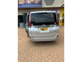 toyota-noah-small-0