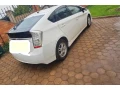 toyota-prius-small-0