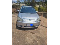 toyota-avensis-small-0