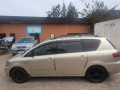 toyota-avensis-small-3