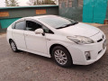 toyota-prius-small-1