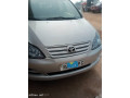 toyota-avensis-small-0