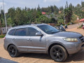 hyundai-santafe-small-0