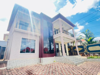 Kibagabaga unfurnished house for rent in Kigali
