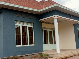 Inzu ikondeshwa mubirembo bya kinyinya