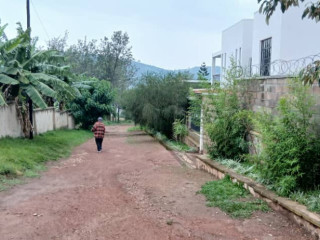 Kinyinya plot for sale