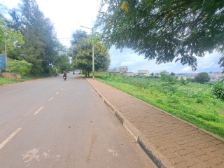 Land on sale on the main road Kinyinya VIP