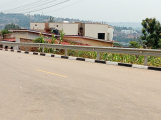 Ikibanza kigurishwa kinyinya kuri kepura kurikaburimbo