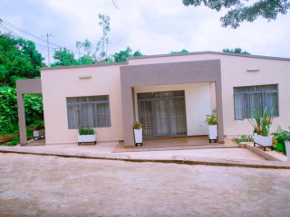 BERE 102: Kiyovu nice full furnished house for rent with a big bedrooms in Kigali Rwanda # [***] 