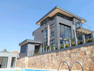 Luxurious house gate community estate for rent in gacuriro