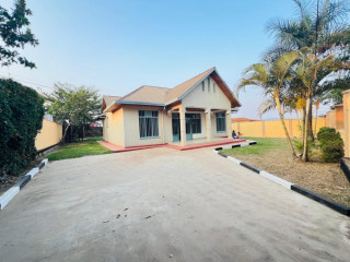 Gacuriro unfurnished house for rent in Kigali
