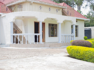 TB:010 Gacuriro. Gacuriro near Kigali Delight Hotel beautiful furnished house for rent at good price