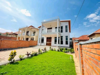 Kibagabaga 5bedrooms unfurnished new house for rent at 1000usd