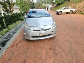 Toyota Prius Automatic Hybrid Idahinduye Igurishwa