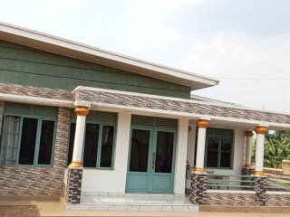 Kanombe-Busanza very nice and cheapest house for sale with big plot in Kigali