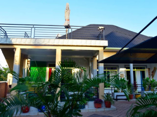 Remera furnished 4 bedrooms house for rent in Kigali