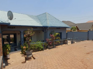 Kigali unfurnished house for rent in Niboyi Saint Joseph