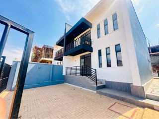 Kibagabaga unfurnished 4bedrooms house for rent at 1M in good location
