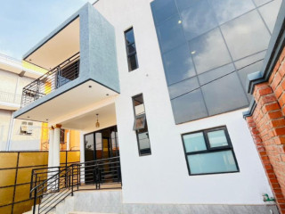Kimironko unfurnished 4bedrooms house for rent at 1M ($680) in good location