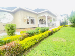 Kibagabaga near green hills academy 5bedrooms house for sale on tarmac Road at 350M