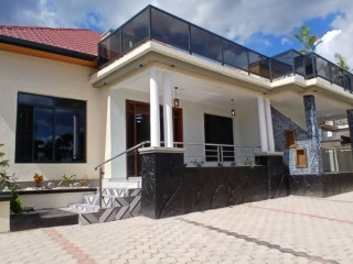 Residential house for sale near the road and good neighbors. House for sale KABEZA