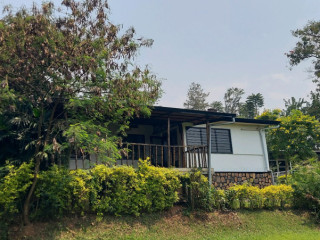 Kigali Unfurnished house available for rent in Kiyovu