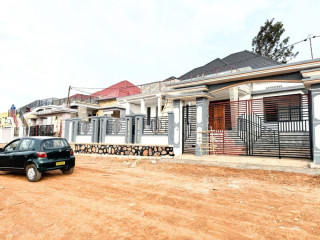 New house for sale in Busanza