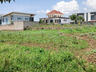Kinyinya plot for sale