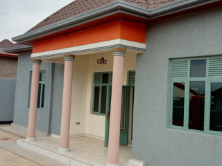 Inzu igurishwa kanombe busanza