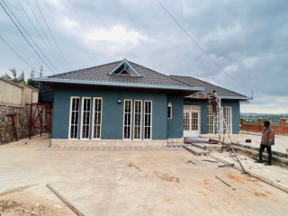 KIBAGABAGA 4 bedrooms/800K very nice unfurnished house for rent in Kigali