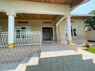Beautiful unfurnished house for rent in kibagabaga 5beds&3baths at l.2million
