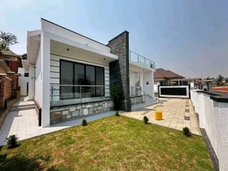 New HOUSE FOR SALE IN KIBAGABAGA in VIP neighborhoods good location on 200M Call/watsp [***]