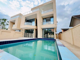 🏡 2 HOUSES FOR SALE – KIBAGABAGA, KIGALI Two beautiful houses are available for sale in