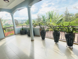 Kibagabaga fully furnished 3bedrooms house for rent at 1,3M($900) in good location