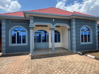 Nice unfurnished house for rent in kicukiro