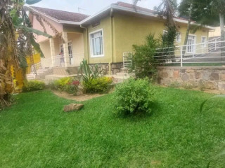 Kibagabaga unfurnished 3bedrooms house for rent at 800k in good location