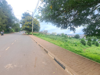 Kinyinya VIP plot for Sale@180M