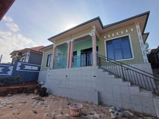 Residential house for rent at 450,000 RWF in Ndera close to King David secondary school