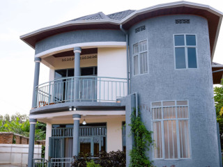 House for rent in kagarama on 1600$ or 2.3M rwf negotiable for long stay