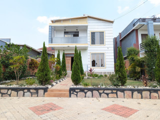 Sm110: Kibagabaga Kibagabaga unfurnished house for sales in Kigali Rwanda!