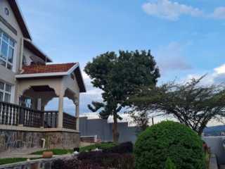 Kigali house for sale in Nyarutarama, in the VIP neighborhood
