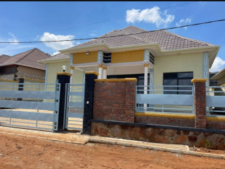 Inzu igurishwa kanombe