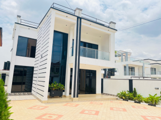 Kibagabaga near hospital new contemporary house for sale at 400M
