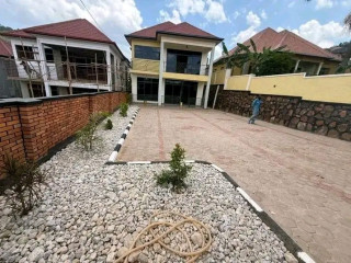 House for sale zindiro kimironko 180 million